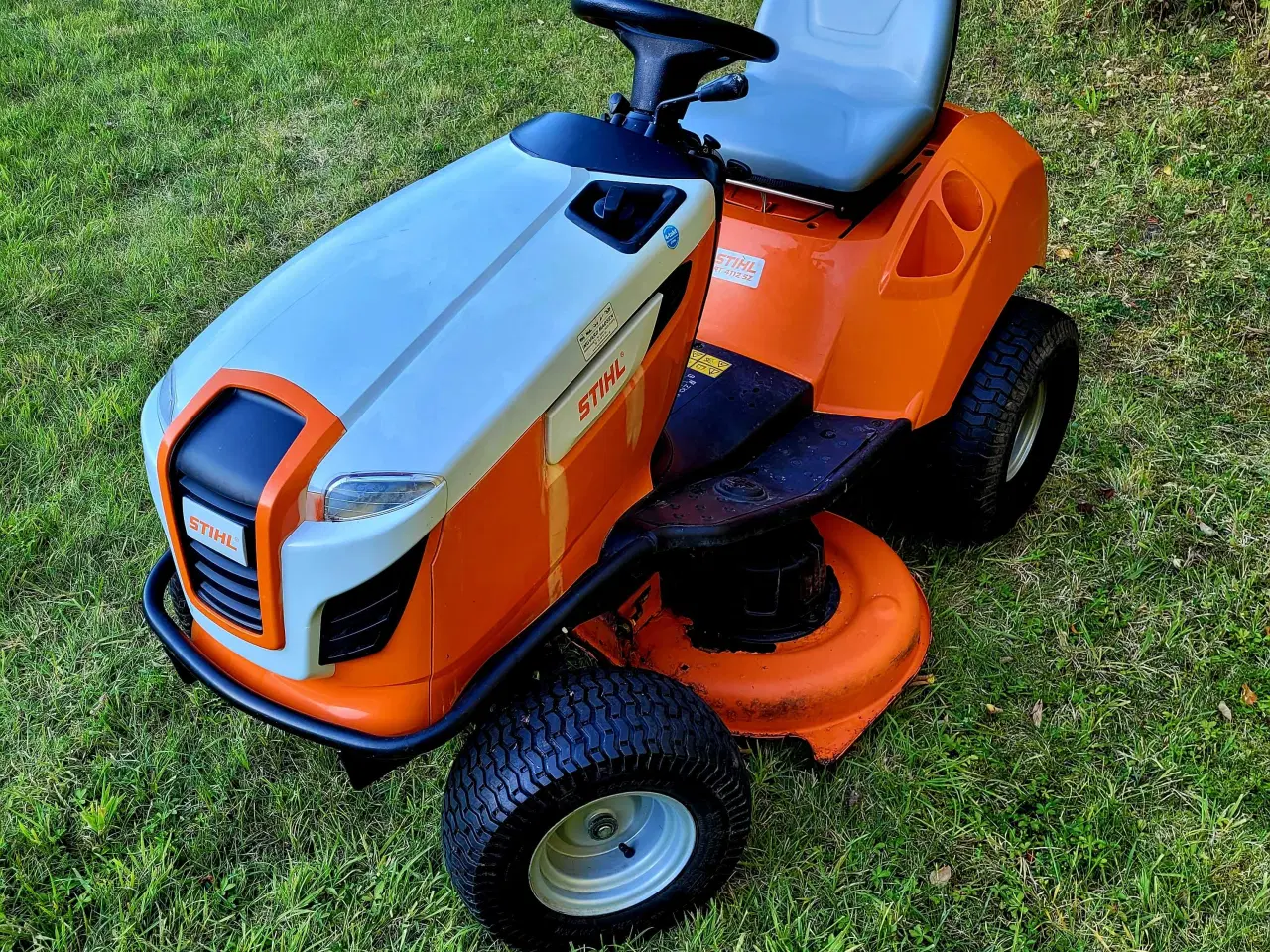 Billede 1 - Flot Stihl RT 4112 SZ havetraktor