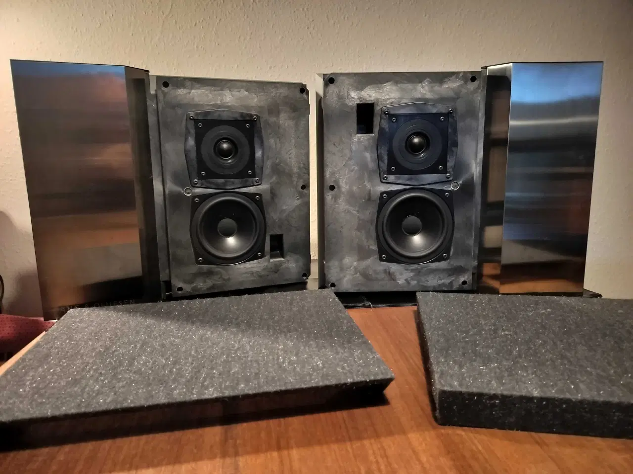 Billede 2 - Beovox 3000-4500 med ophængsbeslag