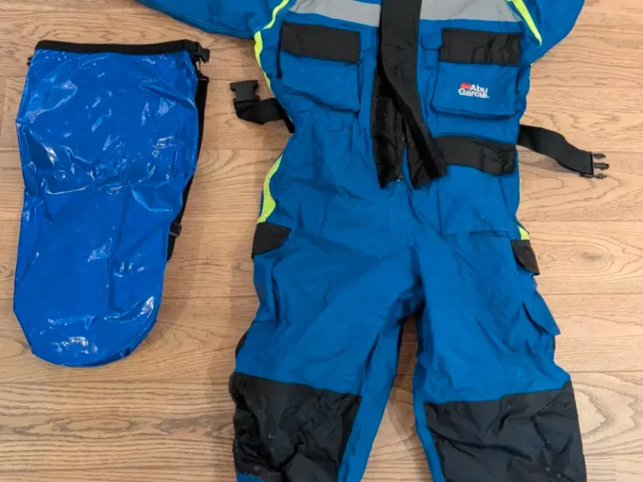 Billede 1 - flydedragt + vandtæt taske