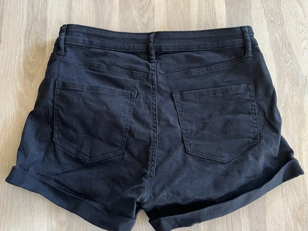 Billede 2 - Sorte shorts