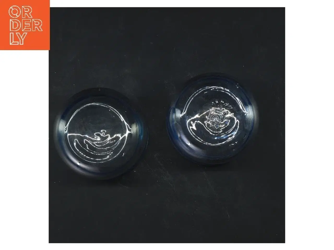 Billede 2 - To drikkeglas med blå stribe (str. 2 stk Ø 7 cm længde 7 cm)