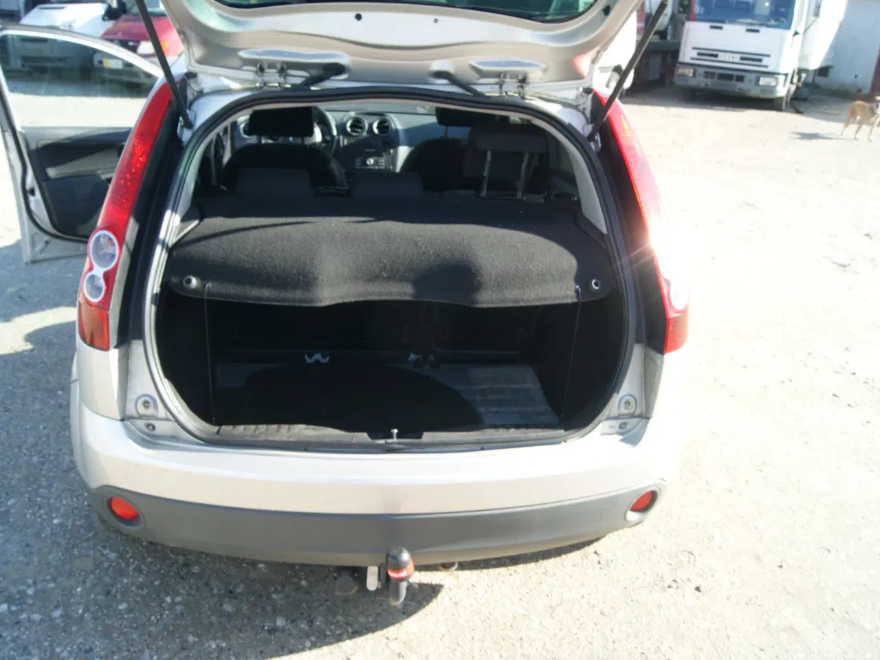 Billede 6 - % dørs Ford Fiesta årg. 2008. U.syn. 2 dyser def. 