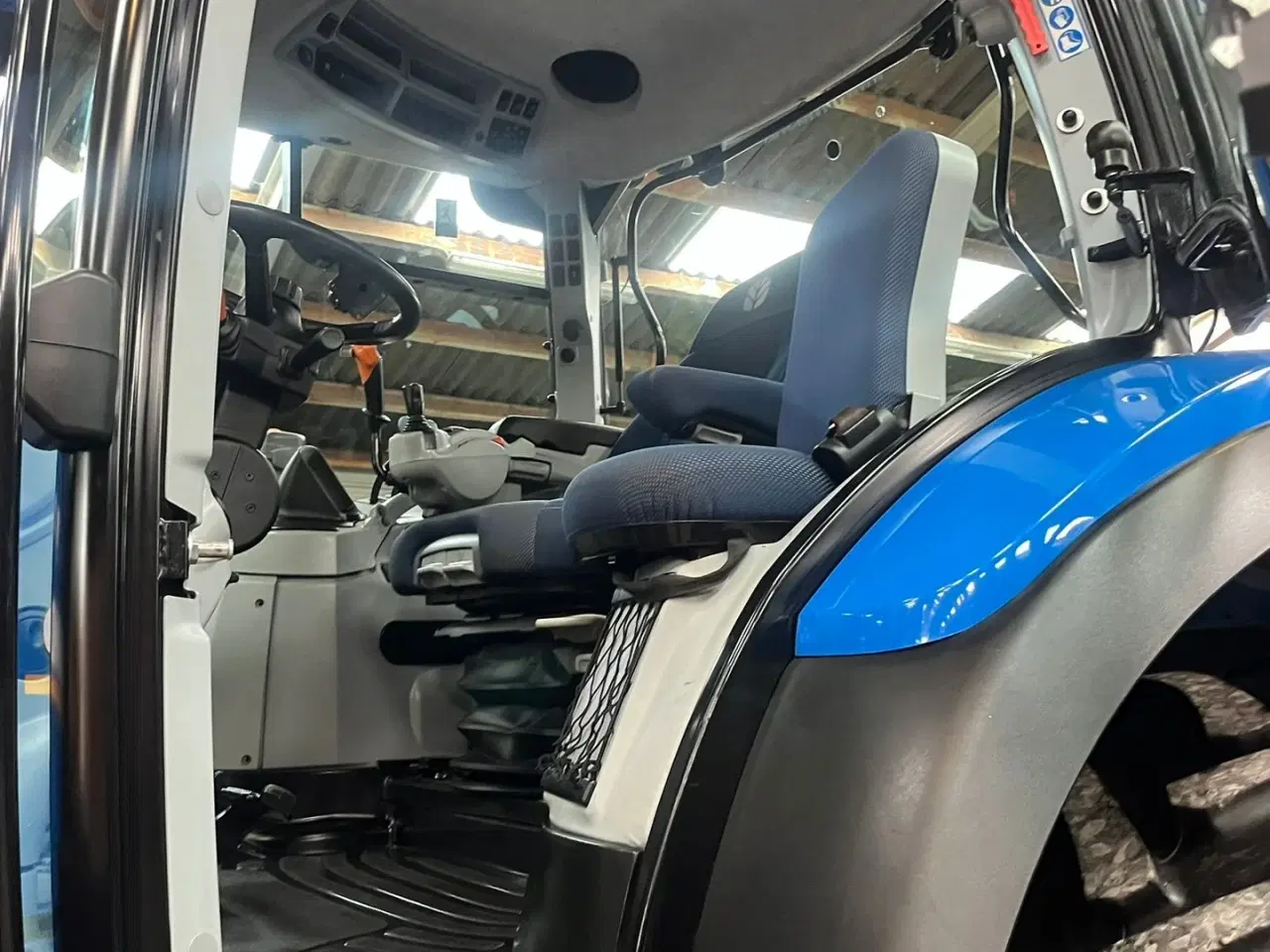 Billede 24 - New Holland T7.165S Med frontlæsser