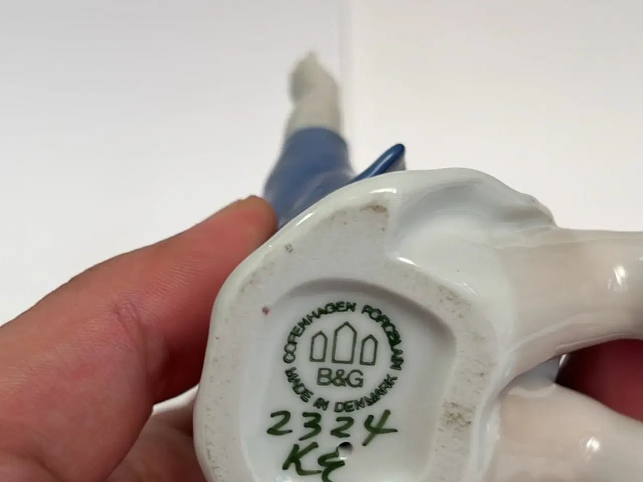 Billede 3 - B&G piger med armene løftet