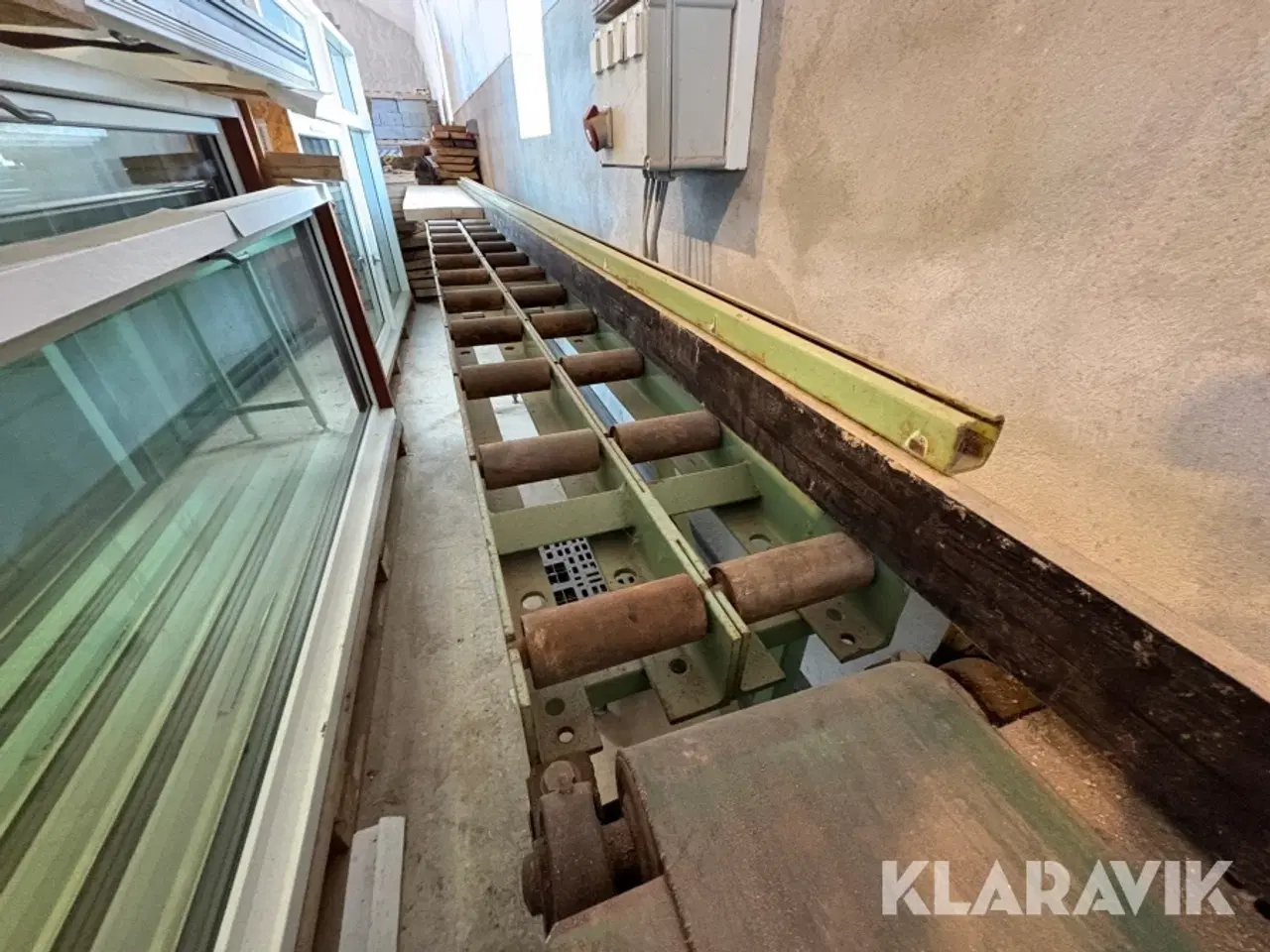 Billede 7 - Industrikapsav / afkortersav K. Lykke Laursen AAK med rullebaner og båndtransportør