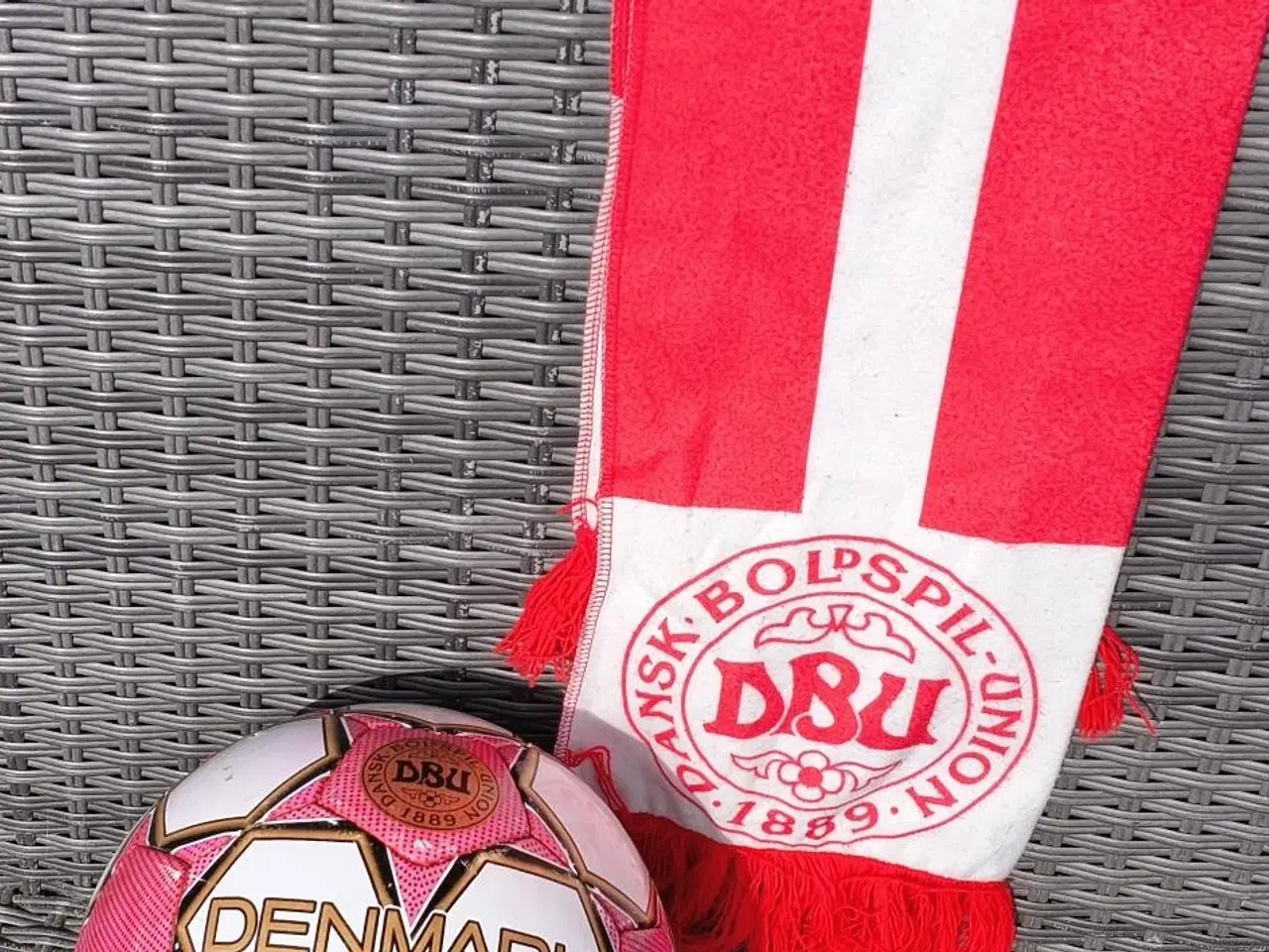 Billede 4 - DBU SELECT BOLD OG DBU HALSTØRKLÆDE