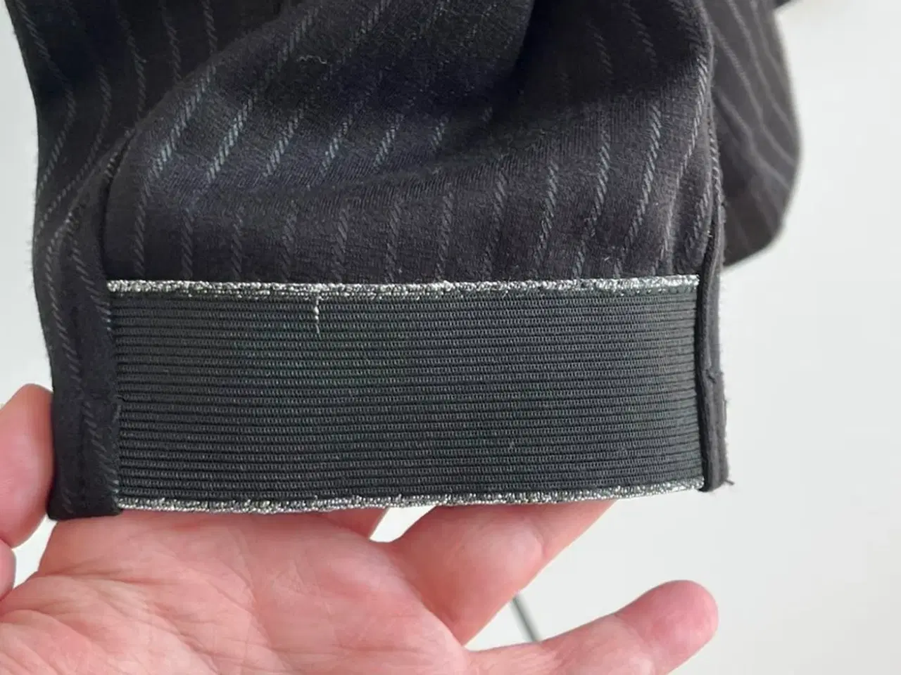 Billede 5 - Lang sort blazer fra Adia Fashion