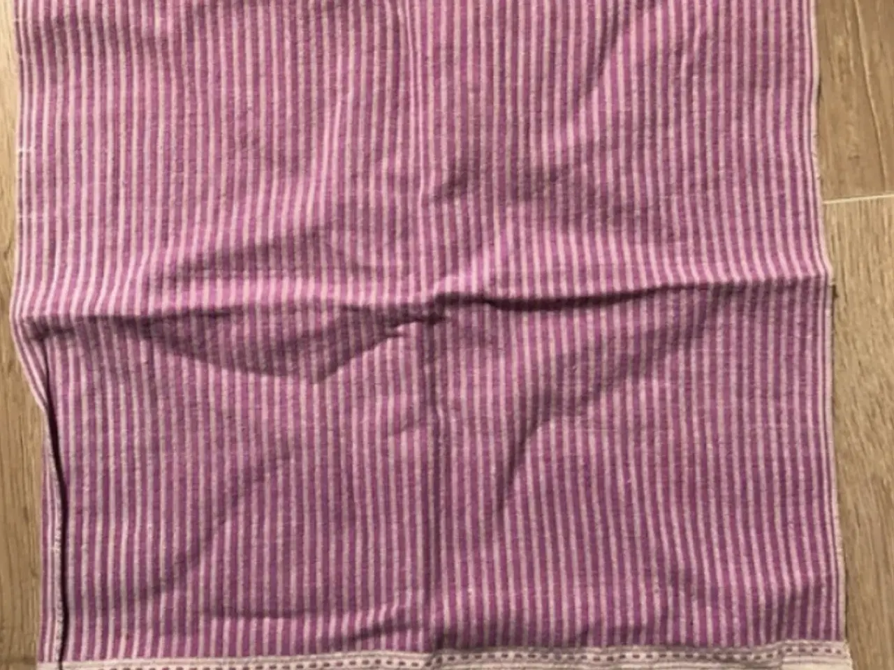 Billede 1 - Sød vævet håndklæde 