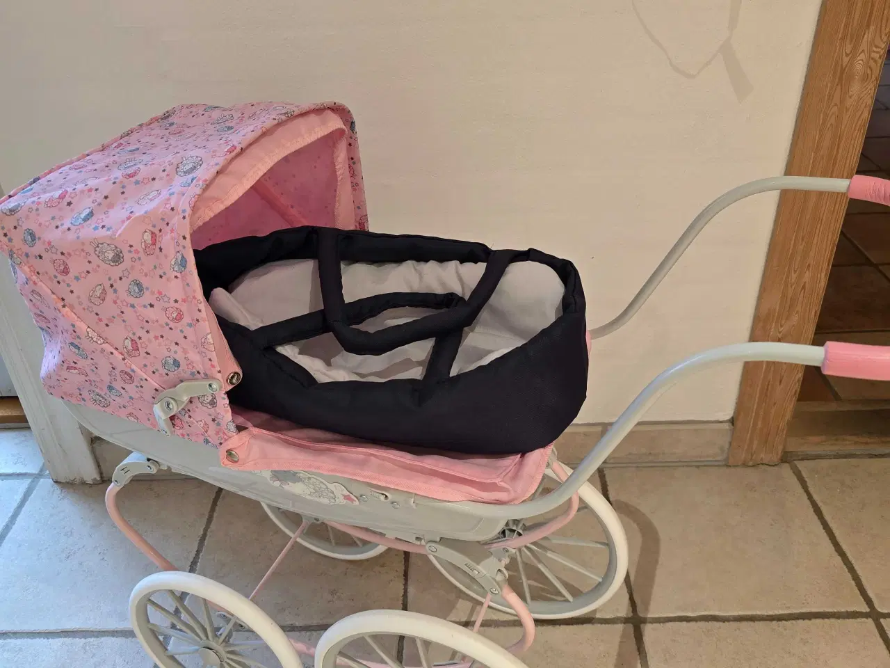 Billede 2 - Dukkevogn  med lift.