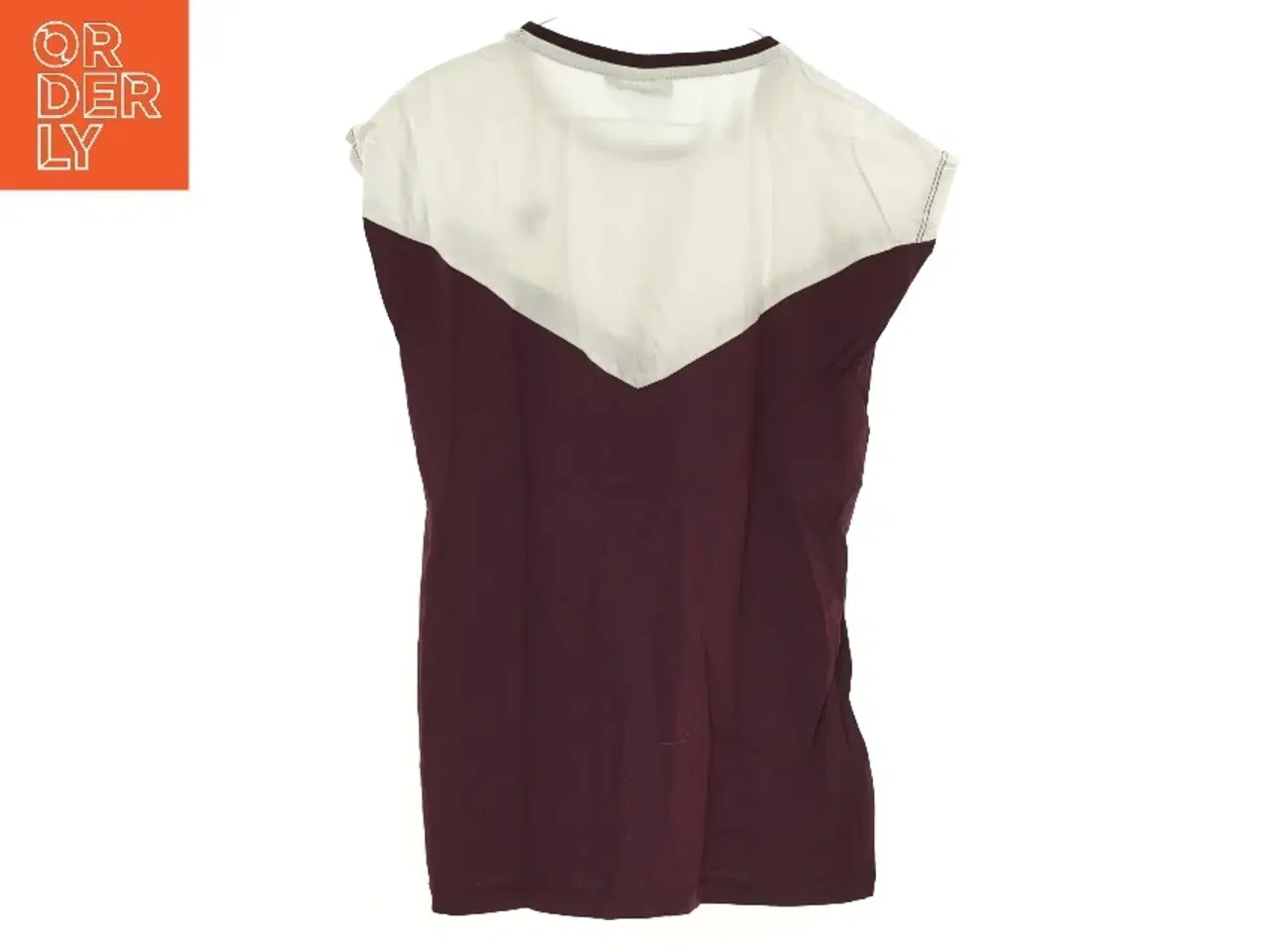 Billede 2 - Ærmeløs top fra Hummel (str. 152 cm)