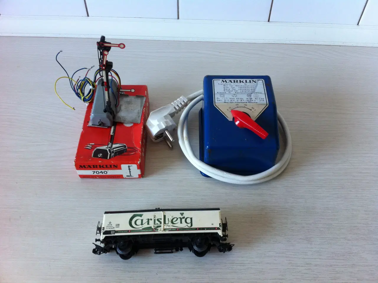 Billede 3 - Märklin: Vingesignal, Trafo. + Carlsberg vogn