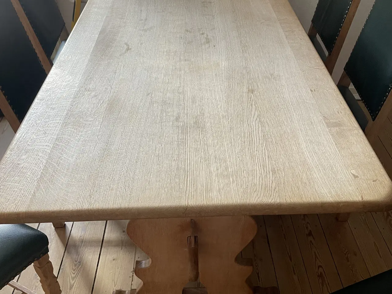 Billede 2 - Spisebord m 6 stole+2 tillægsplader