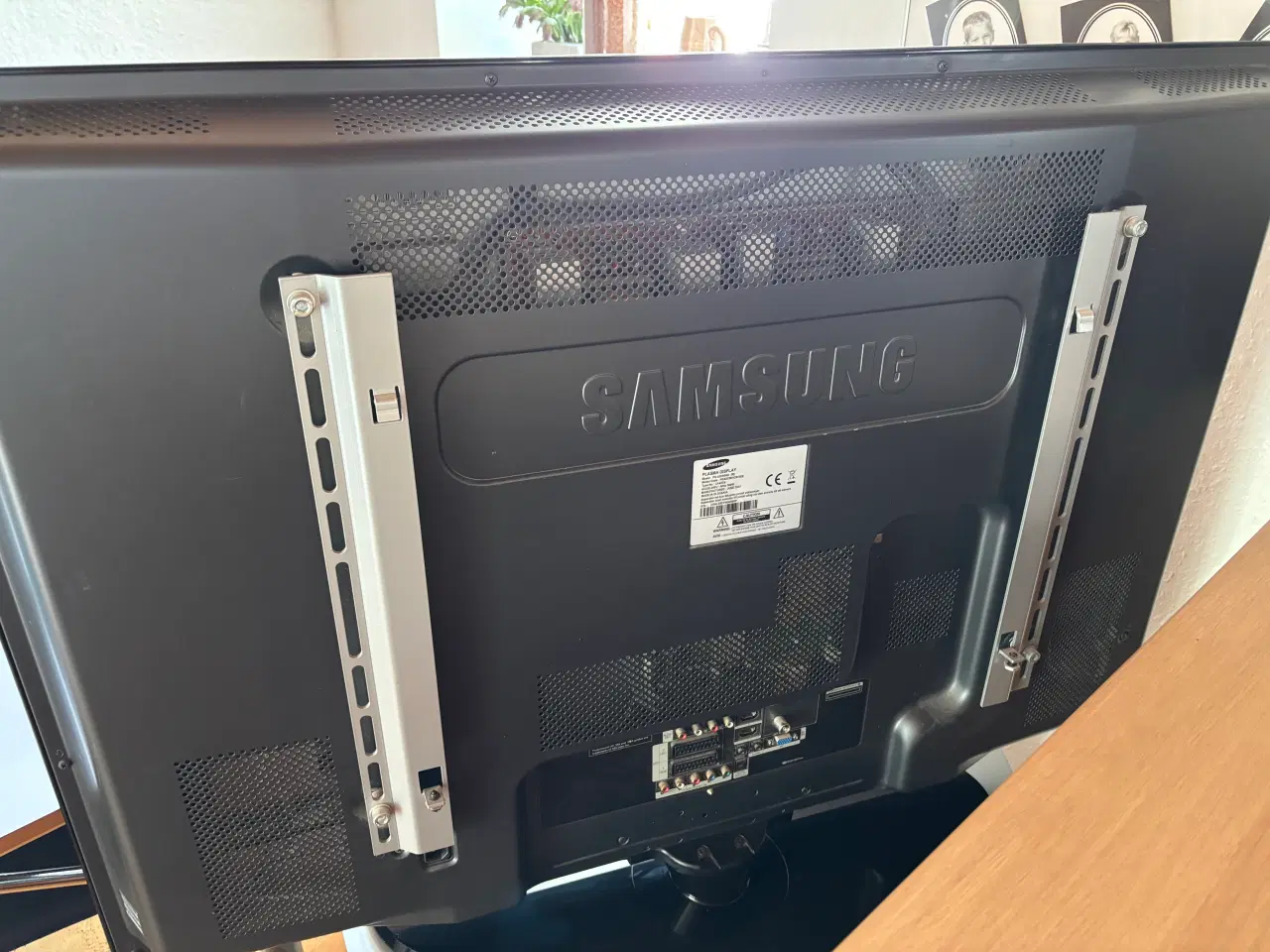 Billede 2 - Samsung TV med rullebord