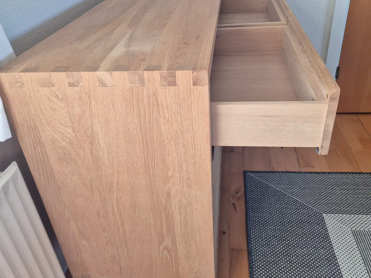 Billede 6 - Skænk i massiv, ubehandlet eg