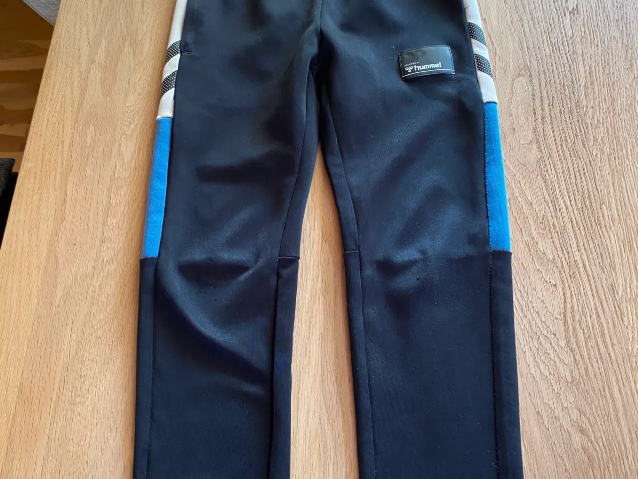 Billede 8 - Cowboybukser, bluser, tshirt   Str. 122