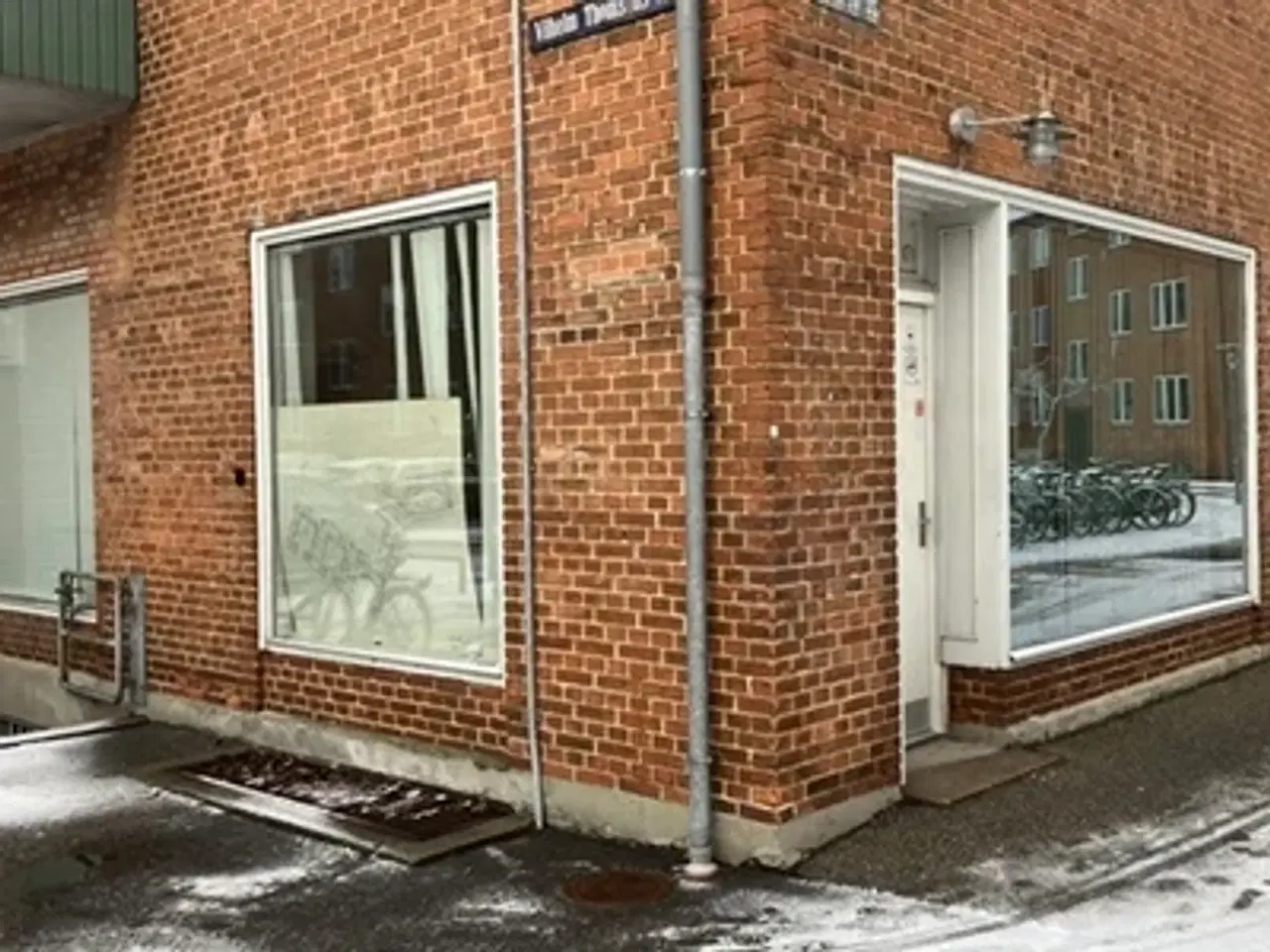 Billede 1 - Åbent og lyst lokale til leje
