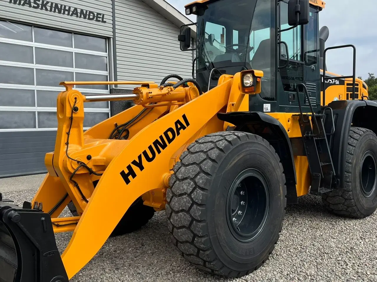 Billede 6 - Hyundai 757-9A XTD med lang-arm. En-ejeres maskine med Lock-UP.