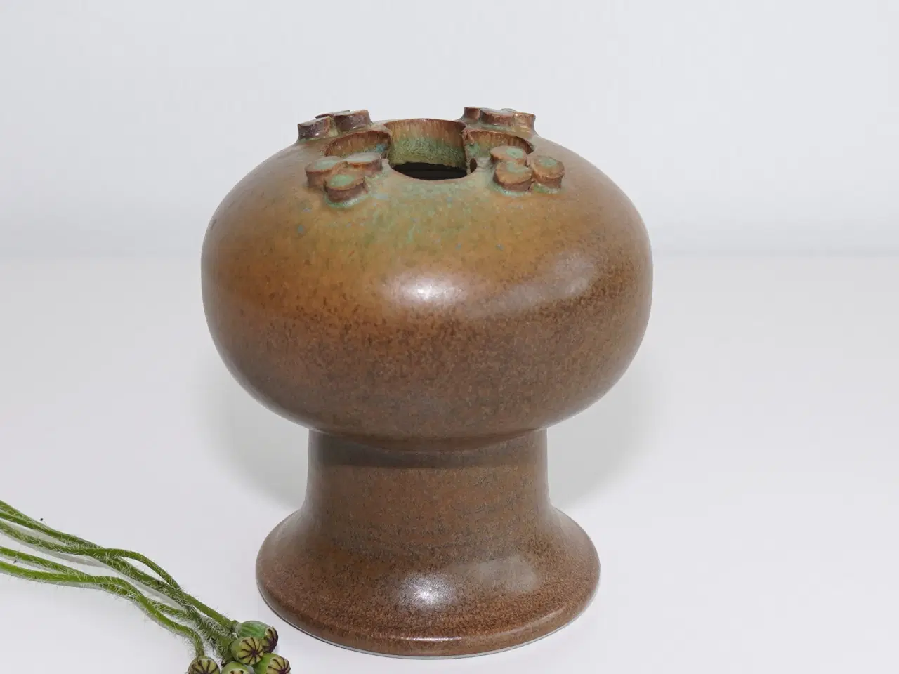 Billede 8 - Vintage keramik vase med spændende form-signeret K