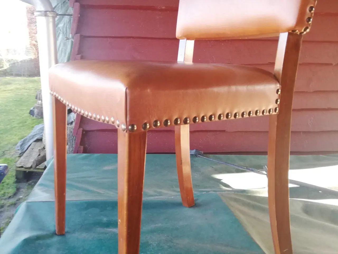 Billede 2 - 1 stk pæn antik stol betrukket med lyse brunt 