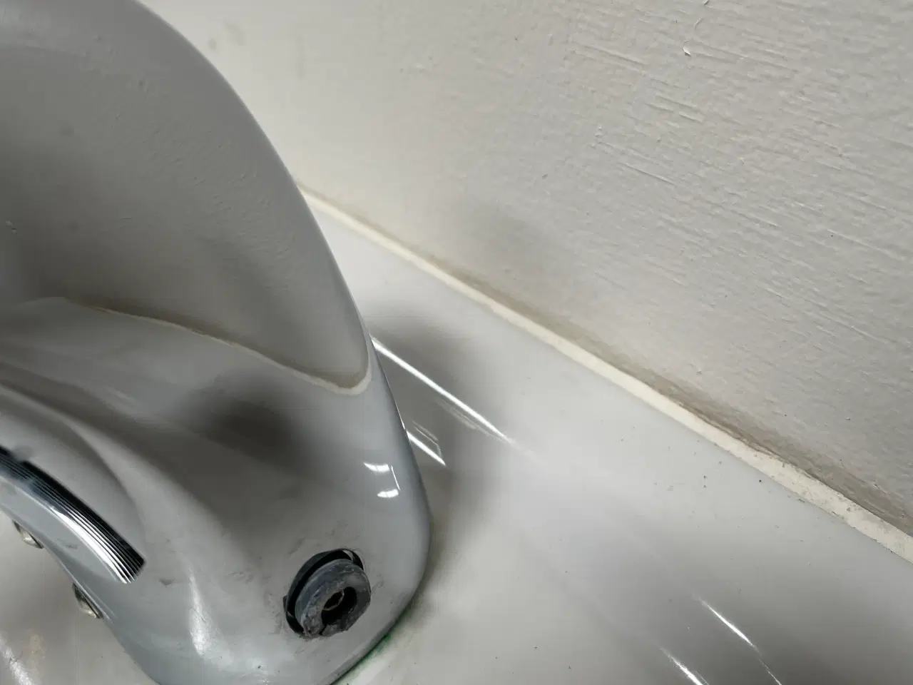 Billede 4 - Ifö håndvask med oras berøringsfrit armatur, 575x235x440mm, hvid