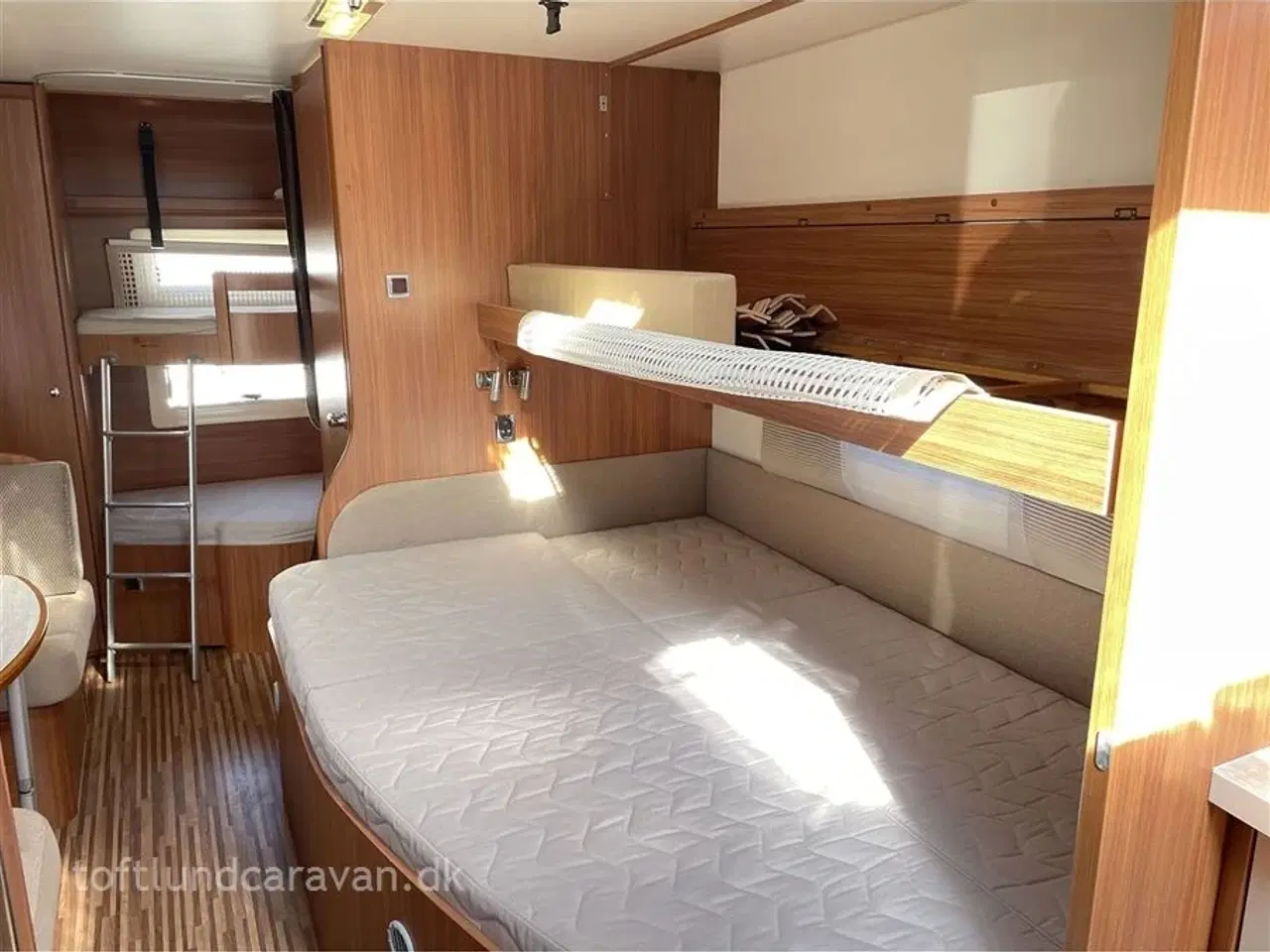 Billede 12 - 2014 - Adria Alpina 663 UK   Helårs-FAMILIEVOGN, op til 8 sovepladser, ALT I UDSTYR inkl. stort fortelt fra 2024