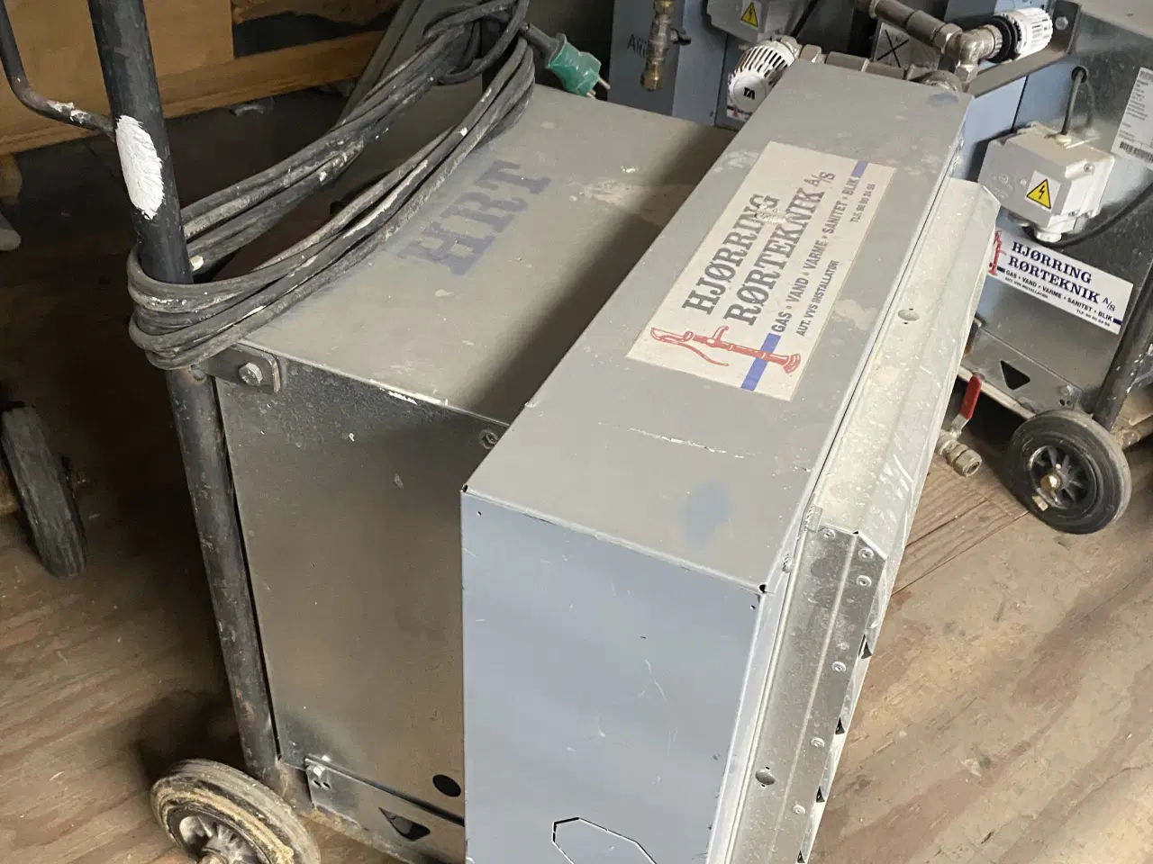 Billede 2 - Kalorifere med blæser til fjernvarmevand