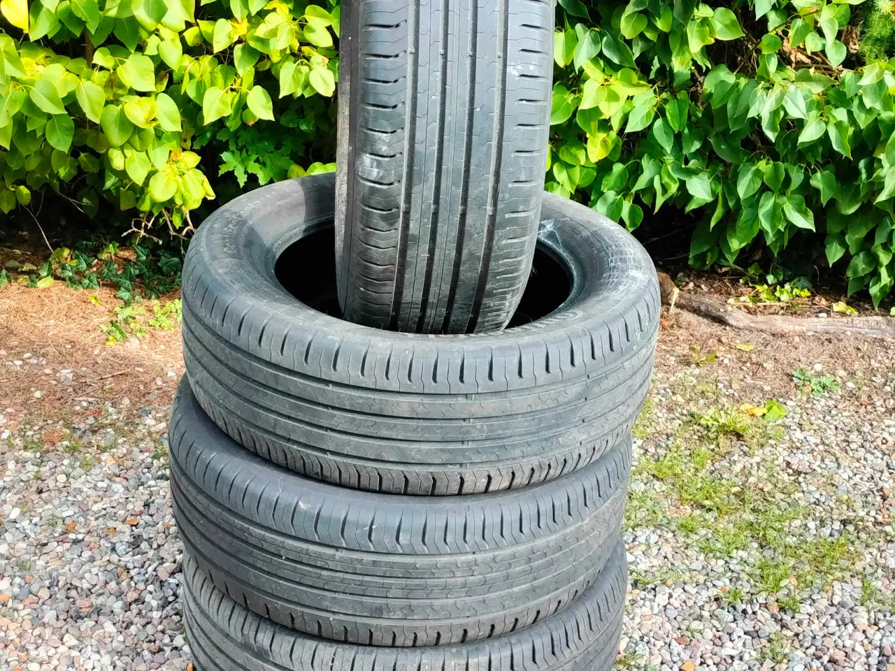 Billede 2 - Sommerdæk Continental 235/55 R17