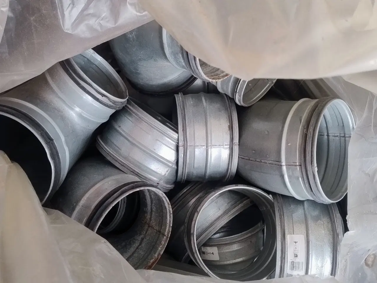 Billede 2 - 🔧 Ventilationsrør & fittings sælges – mange dele!