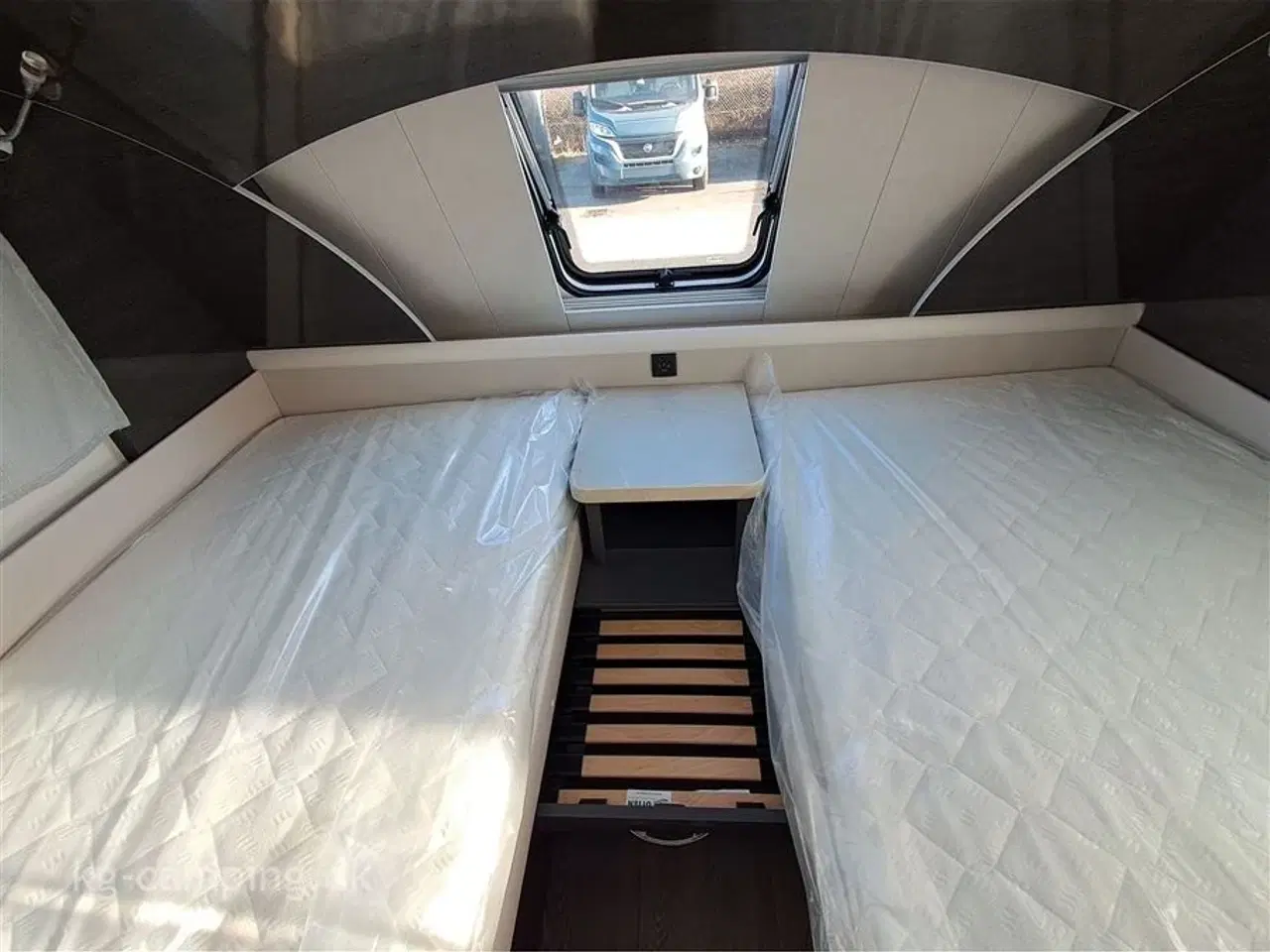 Billede 6 - 2026 - Hobby Excellent 460 SL   2026 model - Flot lille rejsevogn som kan nedvejes til 1350 kg.