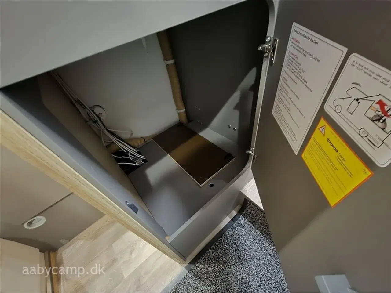 Billede 24 - 2023 - LMC Tourer H730 G Lift   Markise. solcelle. 200Ah lithium. 2000w inverter. 2x tv. Avara alarm. gulvtæppe. kompressor køleskab. Thetford ovn. gulvarme. undervognsbehandlet og lakforseglet.