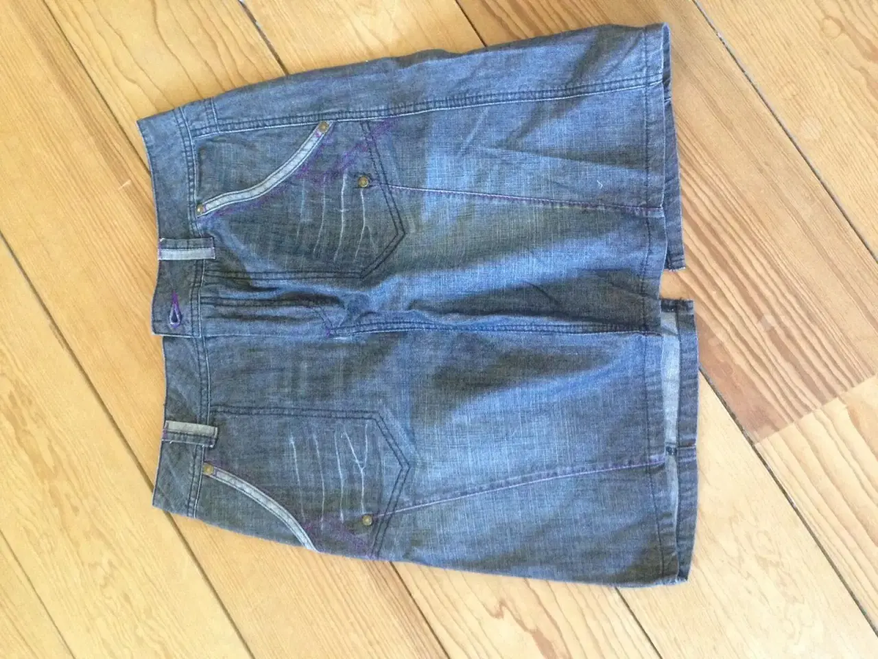 Billede 1 - Jeans-nederdel str 38 , 50 kr inkl fragt