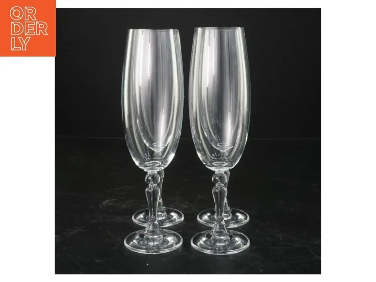 Billede 1 - Sæt med 4 champagneglas (str. 20 cm)