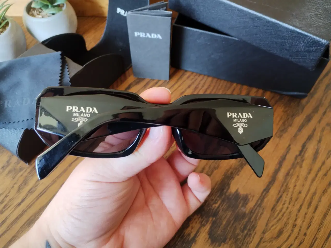 Billede 4 - Sorte Prada solbriller 