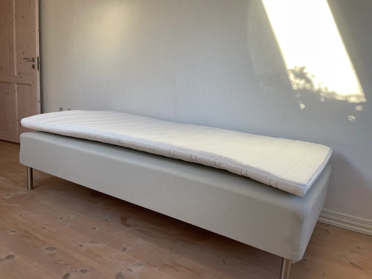 Billede 1 - Seng - 90 x 200 cm.