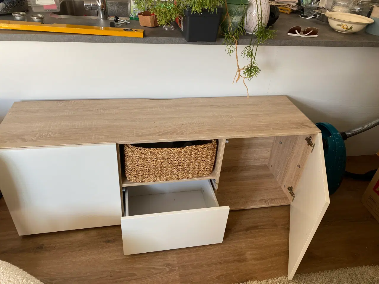 Billede 2 - Skænk/skab el. Tv-bænk. 