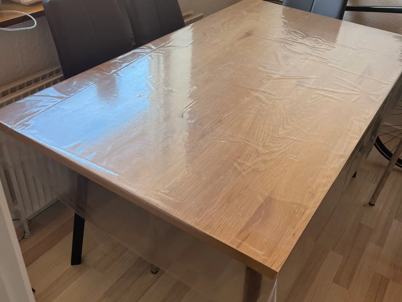 Billede 2 - Spisebord med 6 stole 