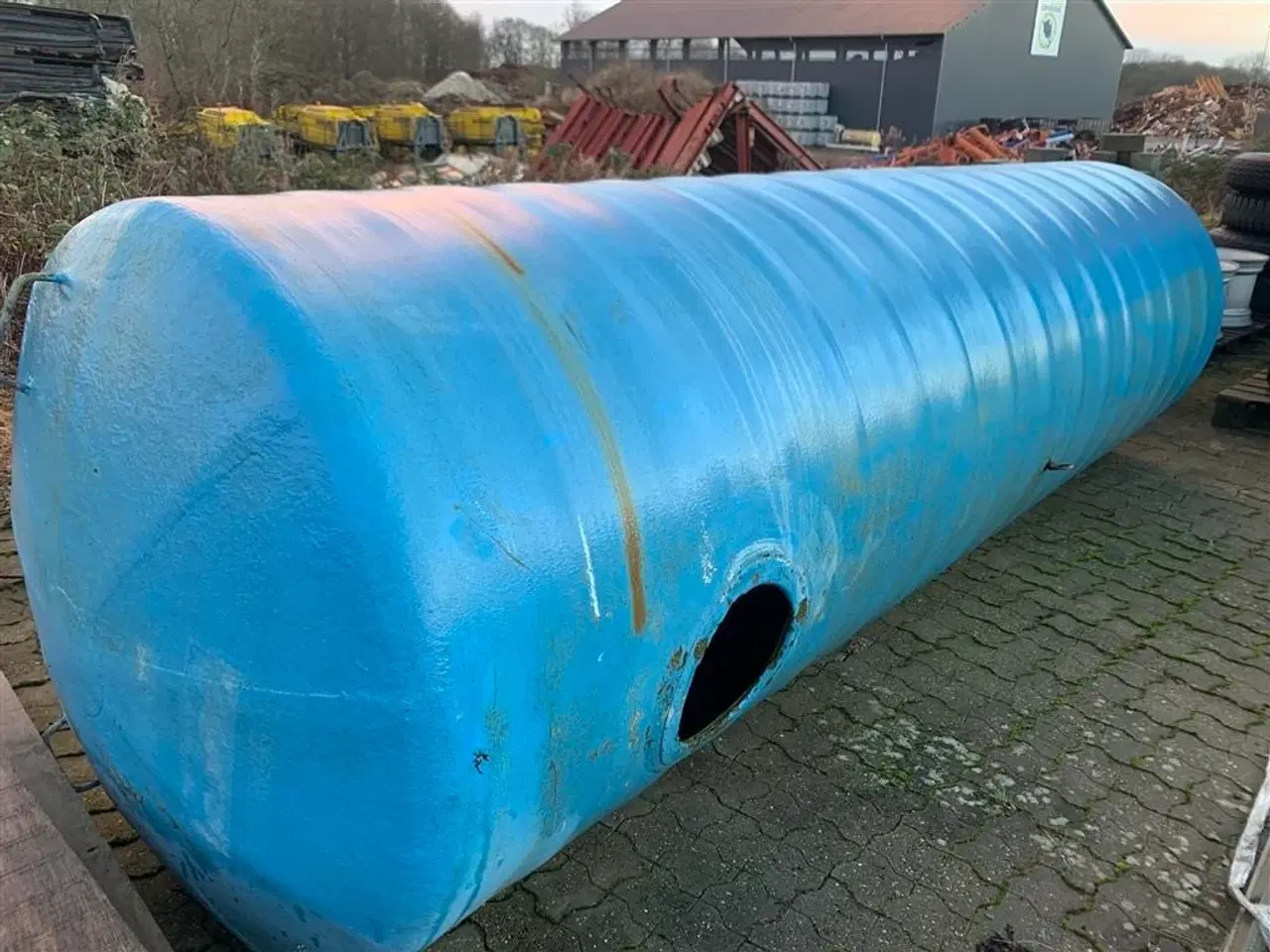 Billede 1 - P. Mortensen 4500 liter vandtank