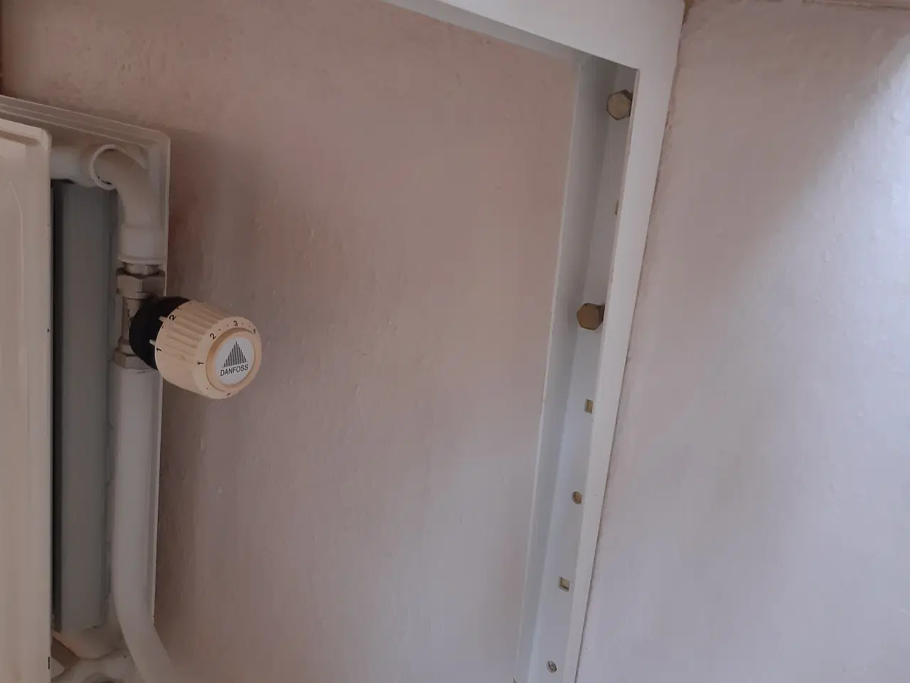 Billede 4 - Spisebord af speciallavet laminatbordplade