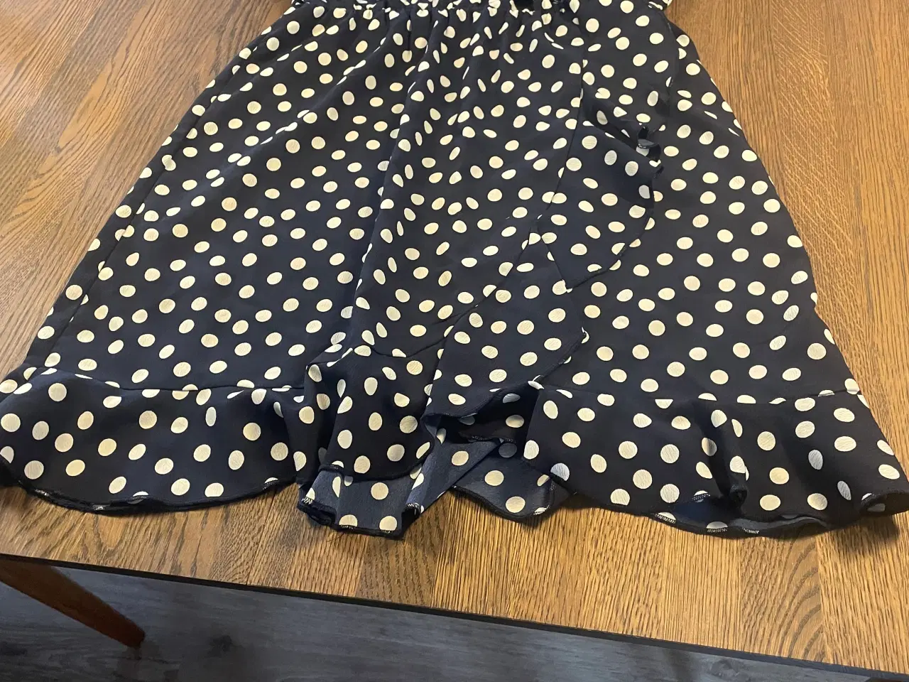 Billede 1 - Flot og elegant VERO MODA kjole