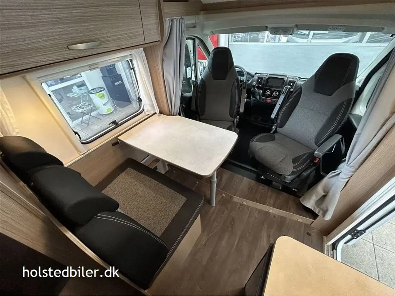 Billede 9 - 2021 - Carado V337   KM 21000 og 2 enkeltsenge.