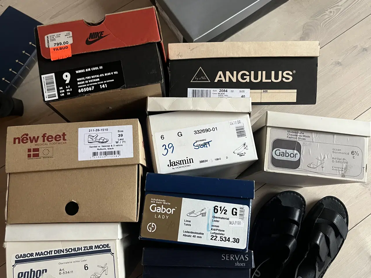 Billede 1 - Har 12 par damesko i forskellige varianter