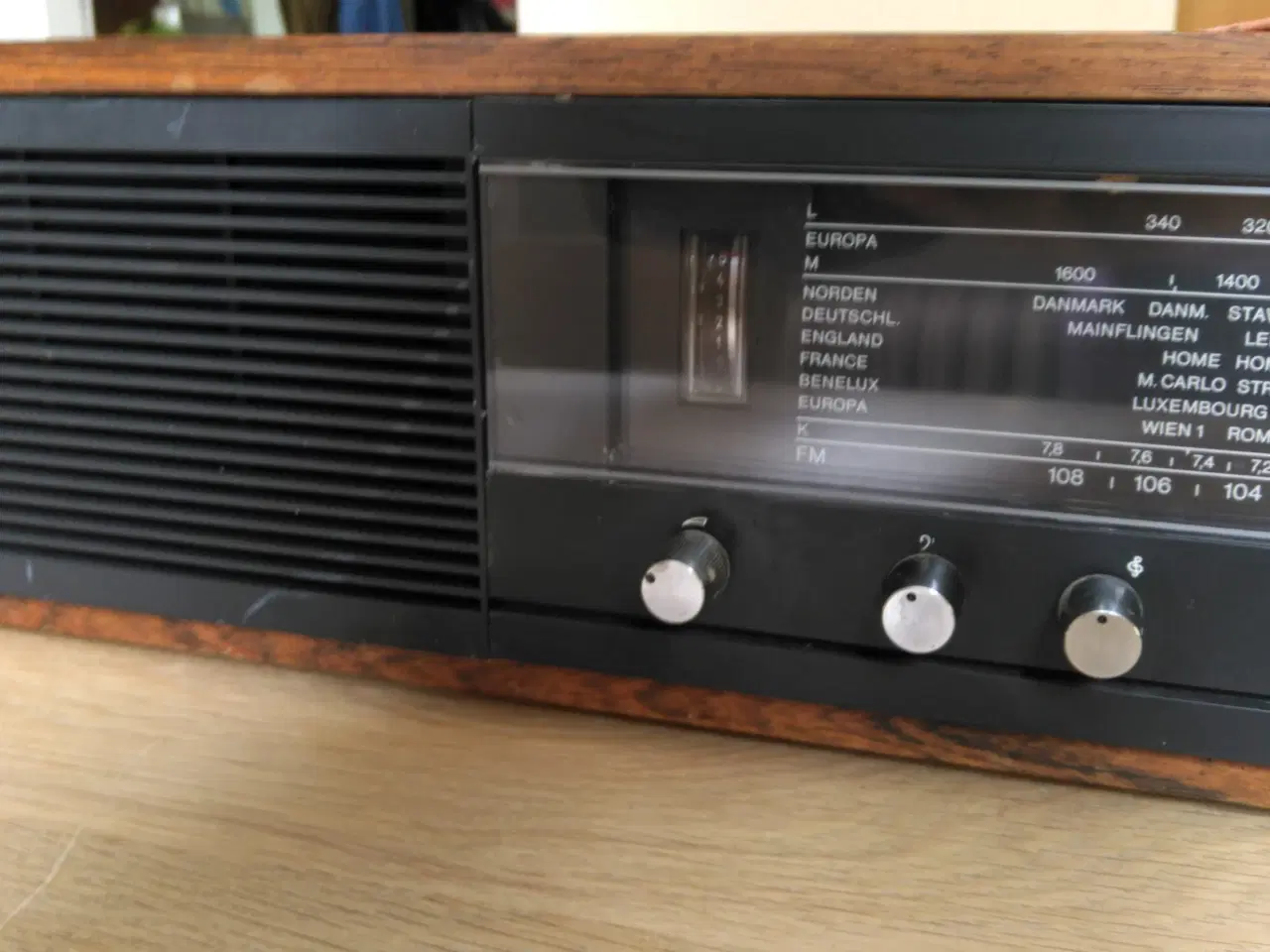 Billede 3 - Velholdt gammel FM-radio i palisander, B & O