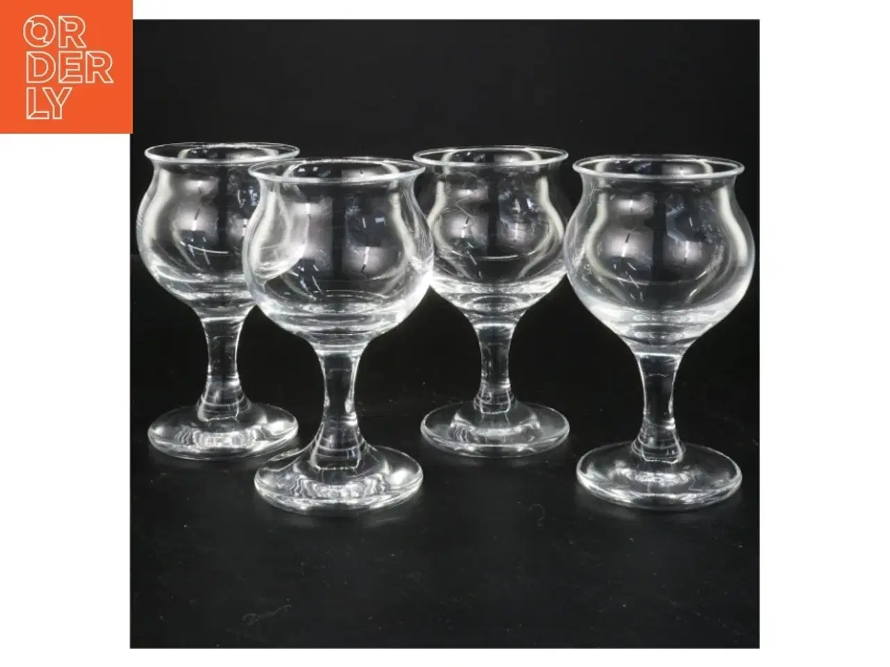 Billede 1 - Sæt med fire glas (str. 7x13 cm)