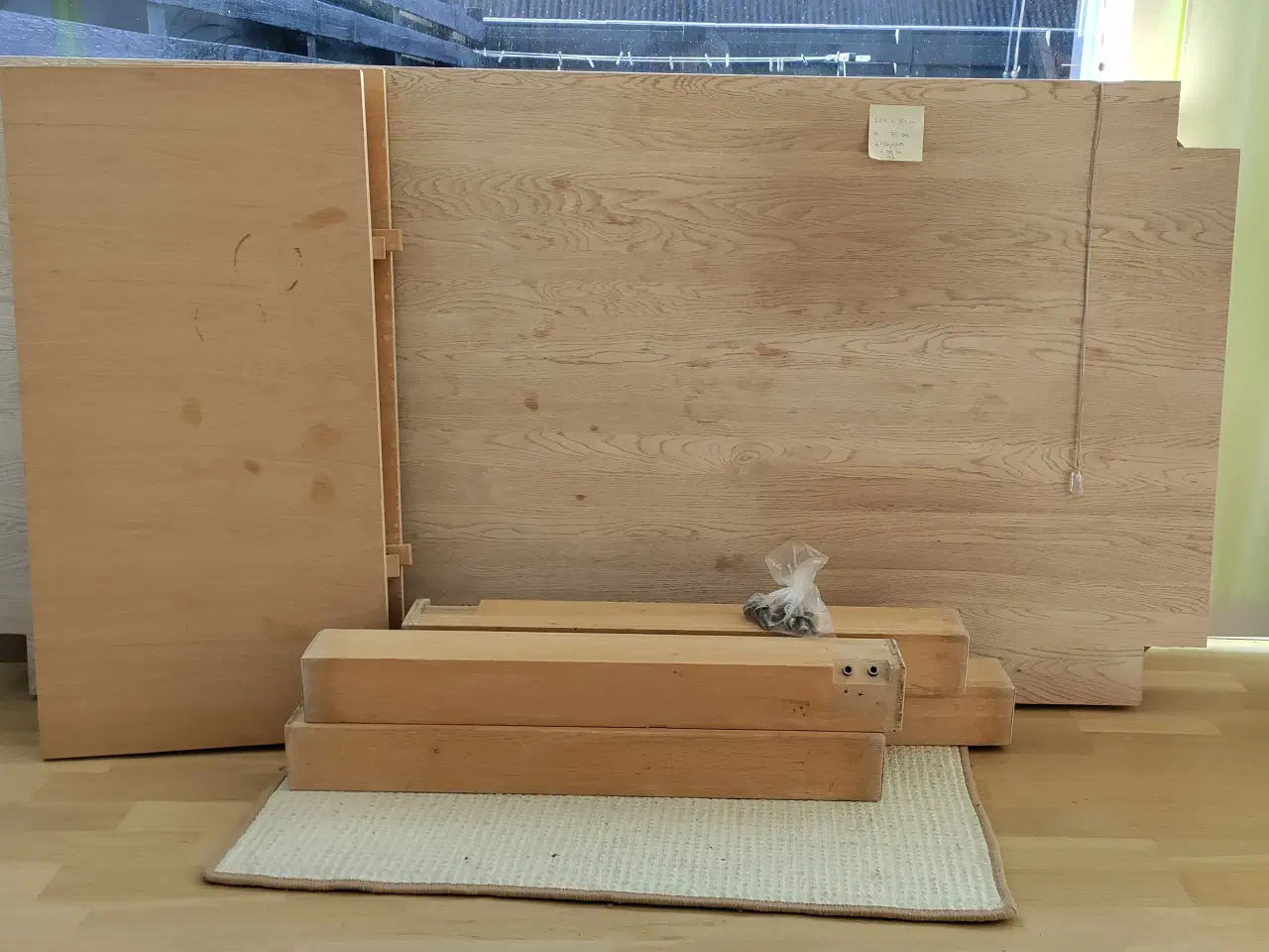 Billede 1 - Spisebord 10-12 personer lyst sæbebehandlet eg