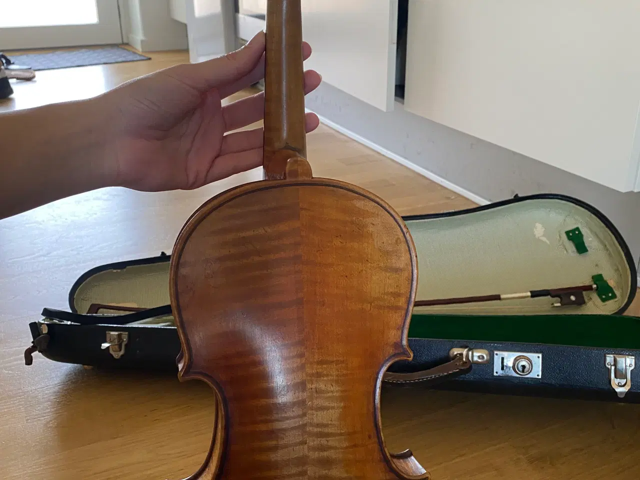 Billede 4 - Flot fuldstørrelse violin (4/4) med bue og kasse