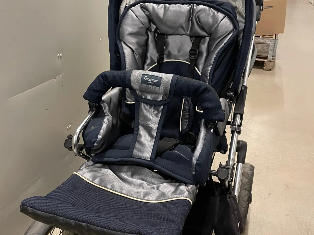 Billede 1 - Emmaljunga klapvogn - mørkeblå 