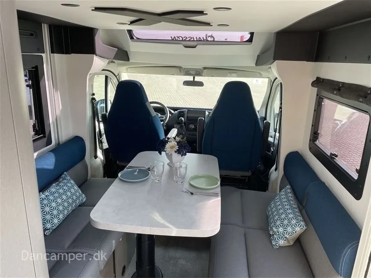 Billede 11 - 2024 - Chausson X650 Exclusive line   MESSEPRIS kr. 999.900,- SPAR kr. 50.000,- Camper med stor Lounge og siddegruppe, 9-trins automatgear, sænkeseng, stor garage, specialfælge, Connect- og X-tilbehørspakke ,