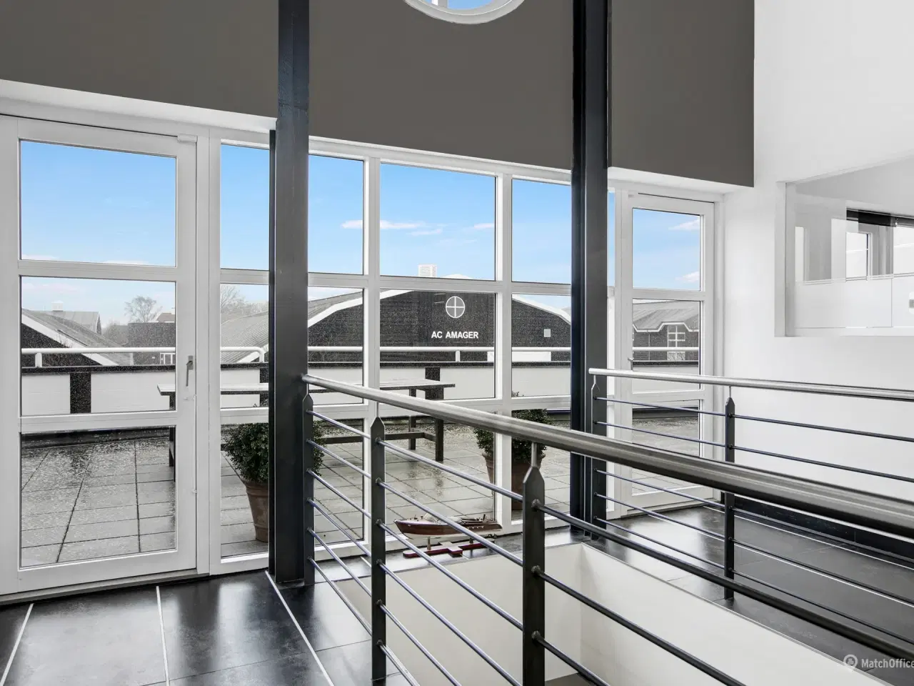 Billede 14 - Meget indbydende lager og kontor tæt på lufthavnen