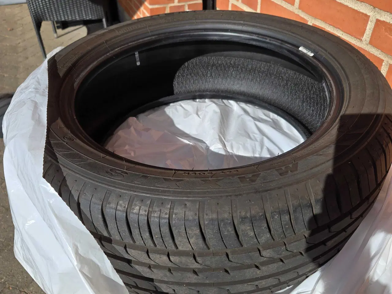 Billede 2 - Sommerdæk 17" 2.500 kr.