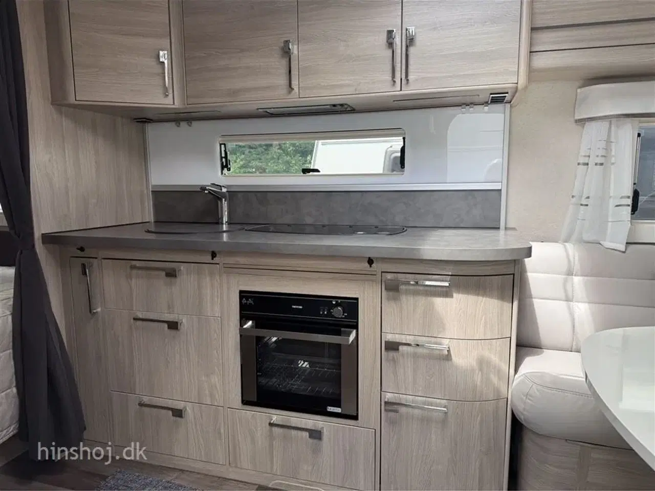 Billede 3 - 2022 - Kabe Ametist 560 XL KS KING SELECTION   Lækker Vintervogn fra Svenske Kabe med  fransk dobbeltseng fra Hinshøj Caravan